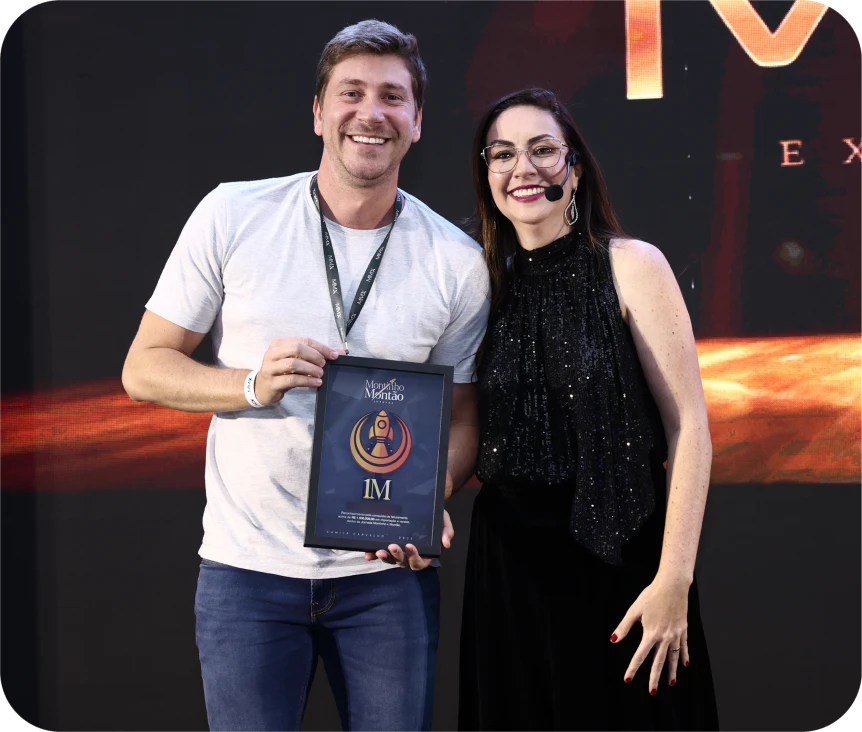 Entrega de placa MMX — premiação de aluno
