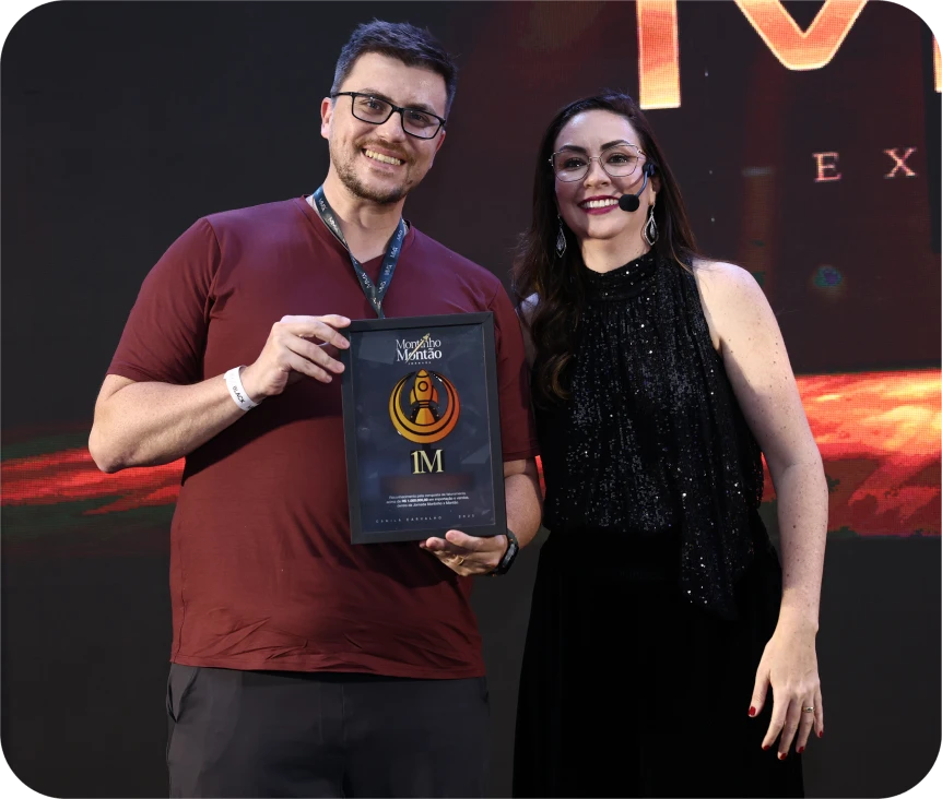Entrega de placa MMX — premiação de aluno
