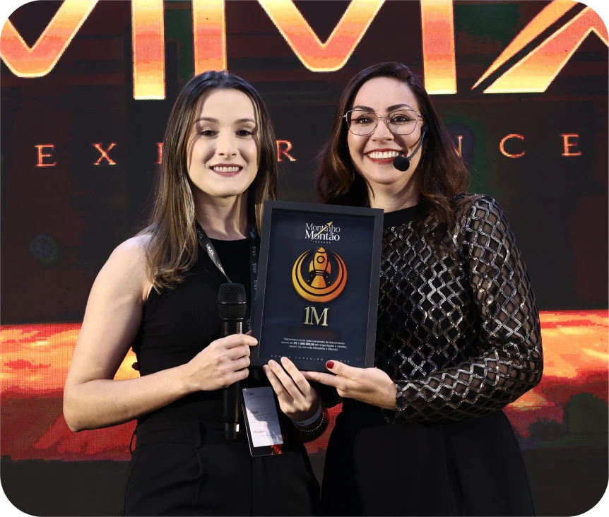 Entrega de placa MMX — premiação de aluno
