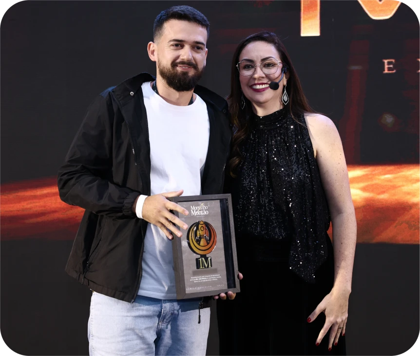 Entrega de placa MMX — premiação de aluno