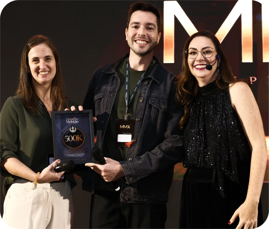 Entrega de placa MMX — premiação de aluno