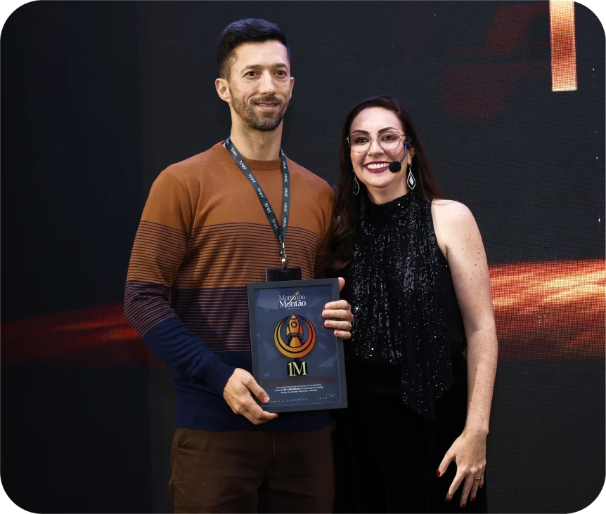 Entrega de placa MMX — premiação de aluno