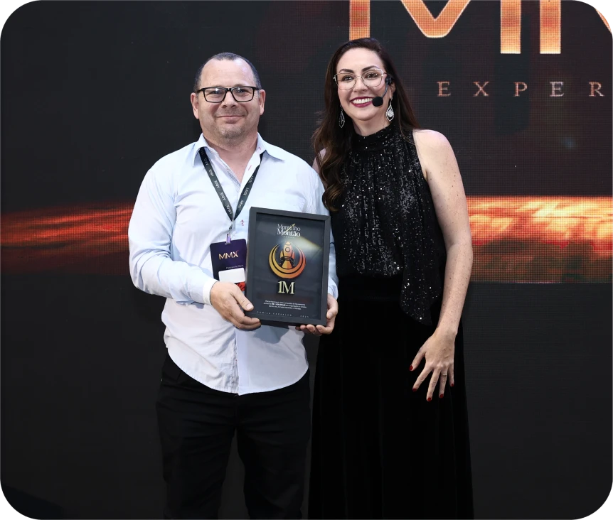Entrega de placa MMX — premiação de aluno